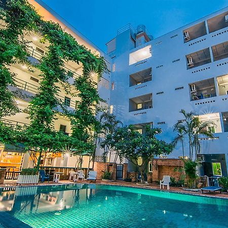 Sutus Court 3 Hotel Pattaya Eksteriør billede