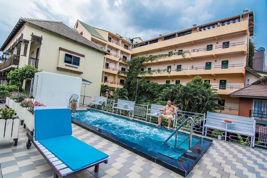 Sutus Court 3 Hotel Pattaya Eksteriør billede