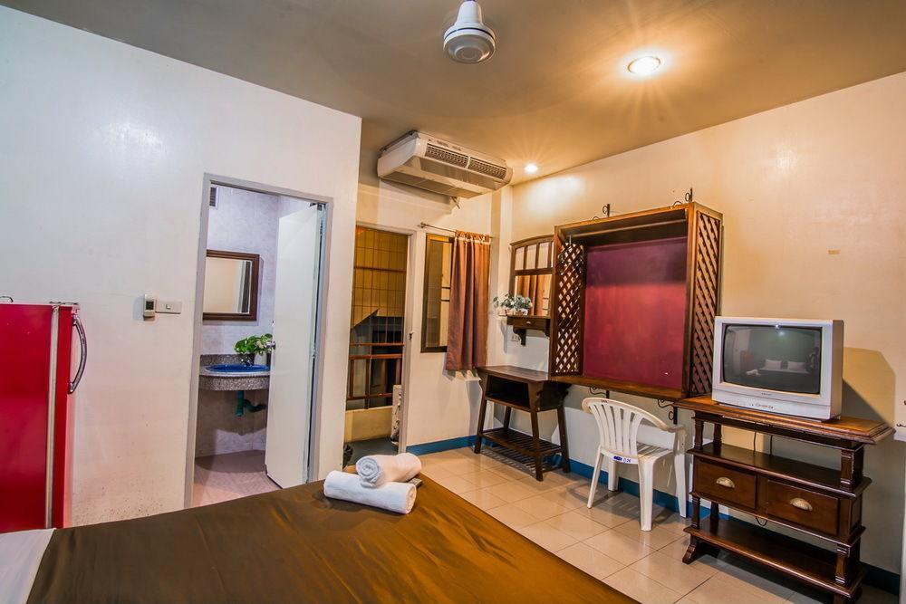 Sutus Court 3 Hotel Pattaya Eksteriør billede