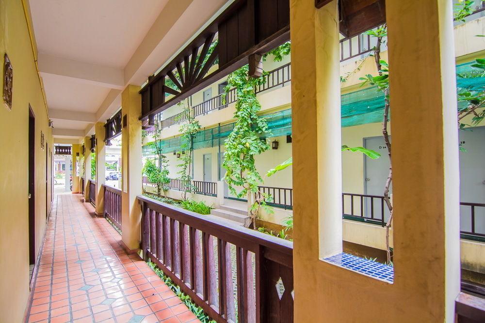 Sutus Court 3 Hotel Pattaya Eksteriør billede
