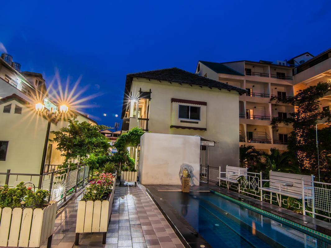Sutus Court 3 Hotel Pattaya Eksteriør billede