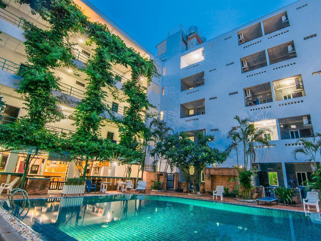 Sutus Court 3 Hotel Pattaya Eksteriør billede