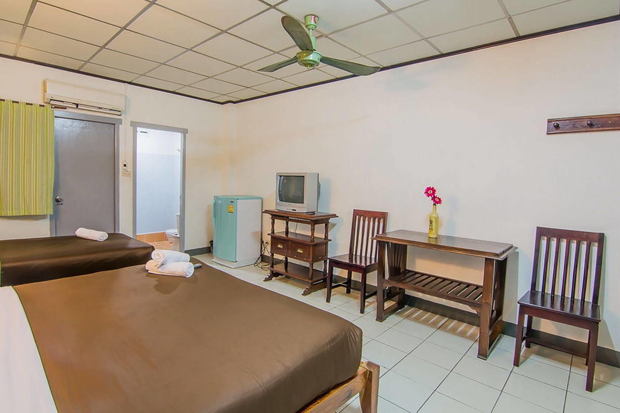 Sutus Court 3 Hotel Pattaya Eksteriør billede